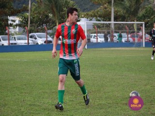 
<a style='margin-left: 5px;' class='btn btn-xs btn-social btn-facebook' href='https://www.facebook.com/sharer/sharer.php?u=https://www.boladovale.com.br/imgs/800-800-90/conteudo/fotos/1620/img2427.jpg' rel='popup' data-width='500' data-height='400'><i class='fa fa-facebook'></i>Compartilhar <span class='hidden-xs'>no Facebook</span>
</a> 
<a class='btn btn-default btn-xs' target='_blank' href='imgs/800-800-90/conteudo/fotos/1620/img2427.jpg'>
<span class='glyphicon glyphicon-cloud-download'></span> Salvar
</a> 
<span></span>