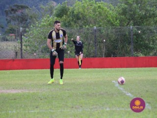 
<a style='margin-left: 5px;' class='btn btn-xs btn-social btn-facebook' href='https://www.facebook.com/sharer/sharer.php?u=https://www.boladovale.com.br/imgs/800-800-90/conteudo/fotos/1620/img2453.jpg' rel='popup' data-width='500' data-height='400'><i class='fa fa-facebook'></i>Compartilhar <span class='hidden-xs'>no Facebook</span>
</a> 
<a class='btn btn-default btn-xs' target='_blank' href='imgs/800-800-90/conteudo/fotos/1620/img2453.jpg'>
<span class='glyphicon glyphicon-cloud-download'></span> Salvar
</a> 
<span></span>