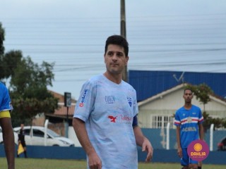 
<a style='margin-left: 5px;' class='btn btn-xs btn-social btn-facebook' href='https://www.facebook.com/sharer/sharer.php?u=https://www.boladovale.com.br/imgs/800-800-90/conteudo/fotos/1621/img1834.jpg' rel='popup' data-width='500' data-height='400'><i class='fa fa-facebook'></i>Compartilhar <span class='hidden-xs'>no Facebook</span>
</a> 
<a class='btn btn-default btn-xs' target='_blank' href='imgs/800-800-90/conteudo/fotos/1621/img1834.jpg'>
<span class='glyphicon glyphicon-cloud-download'></span> Salvar
</a> 
<span></span>