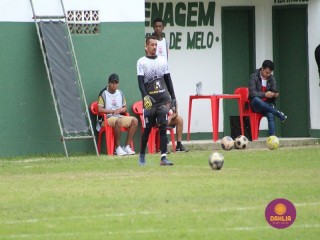 
<a style='margin-left: 5px;' class='btn btn-xs btn-social btn-facebook' href='https://www.facebook.com/sharer/sharer.php?u=https://www.boladovale.com.br/imgs/800-800-90/conteudo/fotos/1622/img1625.jpg' rel='popup' data-width='500' data-height='400'><i class='fa fa-facebook'></i>Compartilhar <span class='hidden-xs'>no Facebook</span>
</a> 
<a class='btn btn-default btn-xs' target='_blank' href='imgs/800-800-90/conteudo/fotos/1622/img1625.jpg'>
<span class='glyphicon glyphicon-cloud-download'></span> Salvar
</a> 
<span></span>