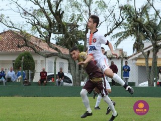 
<a style='margin-left: 5px;' class='btn btn-xs btn-social btn-facebook' href='https://www.facebook.com/sharer/sharer.php?u=https://www.boladovale.com.br/imgs/800-800-90/conteudo/fotos/1622/img1661.jpg' rel='popup' data-width='500' data-height='400'><i class='fa fa-facebook'></i>Compartilhar <span class='hidden-xs'>no Facebook</span>
</a> 
<a class='btn btn-default btn-xs' target='_blank' href='imgs/800-800-90/conteudo/fotos/1622/img1661.jpg'>
<span class='glyphicon glyphicon-cloud-download'></span> Salvar
</a> 
<span></span>
