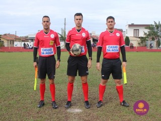 
<a style='margin-left: 5px;' class='btn btn-xs btn-social btn-facebook' href='https://www.facebook.com/sharer/sharer.php?u=https://www.boladovale.com.br/imgs/800-800-90/conteudo/fotos/1623/img2576.jpg' rel='popup' data-width='500' data-height='400'><i class='fa fa-facebook'></i>Compartilhar <span class='hidden-xs'>no Facebook</span>
</a> 
<a class='btn btn-default btn-xs' target='_blank' href='imgs/800-800-90/conteudo/fotos/1623/img2576.jpg'>
<span class='glyphicon glyphicon-cloud-download'></span> Salvar
</a> 
<span></span>
