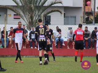 
<a style='margin-left: 5px;' class='btn btn-xs btn-social btn-facebook' href='https://www.facebook.com/sharer/sharer.php?u=https://www.boladovale.com.br/imgs/800-800-90/conteudo/fotos/1623/img2671.jpg' rel='popup' data-width='500' data-height='400'><i class='fa fa-facebook'></i>Compartilhar <span class='hidden-xs'>no Facebook</span>
</a> 
<a class='btn btn-default btn-xs' target='_blank' href='imgs/800-800-90/conteudo/fotos/1623/img2671.jpg'>
<span class='glyphicon glyphicon-cloud-download'></span> Salvar
</a> 
<span></span>