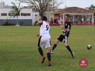 
<a style='margin-left: 5px;' class='btn btn-xs btn-social btn-facebook' href='https://www.facebook.com/sharer/sharer.php?u=https://www.boladovale.com.br/imgs/800-800-90/conteudo/fotos/1623/img2676.jpg' rel='popup' data-width='500' data-height='400'><i class='fa fa-facebook'></i>Compartilhar <span class='hidden-xs'>no Facebook</span>
</a> 
<a class='btn btn-default btn-xs' target='_blank' href='imgs/800-800-90/conteudo/fotos/1623/img2676.jpg'>
<span class='glyphicon glyphicon-cloud-download'></span> Salvar
</a> 
<span></span>