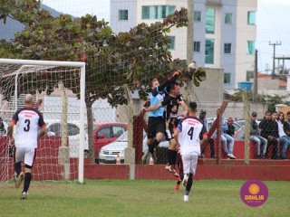 
<a style='margin-left: 5px;' class='btn btn-xs btn-social btn-facebook' href='https://www.facebook.com/sharer/sharer.php?u=https://www.boladovale.com.br/imgs/800-800-90/conteudo/fotos/1623/img2691.jpg' rel='popup' data-width='500' data-height='400'><i class='fa fa-facebook'></i>Compartilhar <span class='hidden-xs'>no Facebook</span>
</a> 
<a class='btn btn-default btn-xs' target='_blank' href='imgs/800-800-90/conteudo/fotos/1623/img2691.jpg'>
<span class='glyphicon glyphicon-cloud-download'></span> Salvar
</a> 
<span></span>