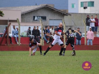 
<a style='margin-left: 5px;' class='btn btn-xs btn-social btn-facebook' href='https://www.facebook.com/sharer/sharer.php?u=https://www.boladovale.com.br/imgs/800-800-90/conteudo/fotos/1623/img2699.jpg' rel='popup' data-width='500' data-height='400'><i class='fa fa-facebook'></i>Compartilhar <span class='hidden-xs'>no Facebook</span>
</a> 
<a class='btn btn-default btn-xs' target='_blank' href='imgs/800-800-90/conteudo/fotos/1623/img2699.jpg'>
<span class='glyphicon glyphicon-cloud-download'></span> Salvar
</a> 
<span></span>