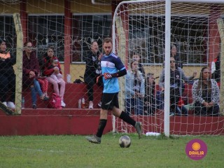 
<a style='margin-left: 5px;' class='btn btn-xs btn-social btn-facebook' href='https://www.facebook.com/sharer/sharer.php?u=https://www.boladovale.com.br/imgs/800-800-90/conteudo/fotos/1623/img2732.jpg' rel='popup' data-width='500' data-height='400'><i class='fa fa-facebook'></i>Compartilhar <span class='hidden-xs'>no Facebook</span>
</a> 
<a class='btn btn-default btn-xs' target='_blank' href='imgs/800-800-90/conteudo/fotos/1623/img2732.jpg'>
<span class='glyphicon glyphicon-cloud-download'></span> Salvar
</a> 
<span></span>