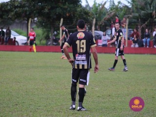 
<a style='margin-left: 5px;' class='btn btn-xs btn-social btn-facebook' href='https://www.facebook.com/sharer/sharer.php?u=https://www.boladovale.com.br/imgs/800-800-90/conteudo/fotos/1623/img2739.jpg' rel='popup' data-width='500' data-height='400'><i class='fa fa-facebook'></i>Compartilhar <span class='hidden-xs'>no Facebook</span>
</a> 
<a class='btn btn-default btn-xs' target='_blank' href='imgs/800-800-90/conteudo/fotos/1623/img2739.jpg'>
<span class='glyphicon glyphicon-cloud-download'></span> Salvar
</a> 
<span></span>