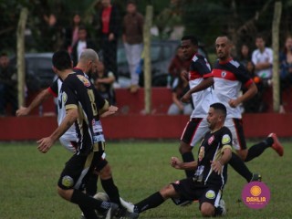 
<a style='margin-left: 5px;' class='btn btn-xs btn-social btn-facebook' href='https://www.facebook.com/sharer/sharer.php?u=https://www.boladovale.com.br/imgs/800-800-90/conteudo/fotos/1623/img2747.jpg' rel='popup' data-width='500' data-height='400'><i class='fa fa-facebook'></i>Compartilhar <span class='hidden-xs'>no Facebook</span>
</a> 
<a class='btn btn-default btn-xs' target='_blank' href='imgs/800-800-90/conteudo/fotos/1623/img2747.jpg'>
<span class='glyphicon glyphicon-cloud-download'></span> Salvar
</a> 
<span></span>