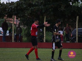 
<a style='margin-left: 5px;' class='btn btn-xs btn-social btn-facebook' href='https://www.facebook.com/sharer/sharer.php?u=https://www.boladovale.com.br/imgs/800-800-90/conteudo/fotos/1623/img2775.jpg' rel='popup' data-width='500' data-height='400'><i class='fa fa-facebook'></i>Compartilhar <span class='hidden-xs'>no Facebook</span>
</a> 
<a class='btn btn-default btn-xs' target='_blank' href='imgs/800-800-90/conteudo/fotos/1623/img2775.jpg'>
<span class='glyphicon glyphicon-cloud-download'></span> Salvar
</a> 
<span></span>