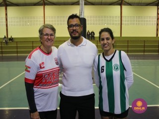 
<a style='margin-left: 5px;' class='btn btn-xs btn-social btn-facebook' href='https://www.facebook.com/sharer/sharer.php?u=https://www.boladovale.com.br/imgs/800-800-90/conteudo/fotos/1624/img2795.jpg' rel='popup' data-width='500' data-height='400'><i class='fa fa-facebook'></i>Compartilhar <span class='hidden-xs'>no Facebook</span>
</a> 
<a class='btn btn-default btn-xs' target='_blank' href='imgs/800-800-90/conteudo/fotos/1624/img2795.jpg'>
<span class='glyphicon glyphicon-cloud-download'></span> Salvar
</a> 
<span></span>