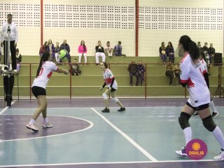 
<a style='margin-left: 5px;' class='btn btn-xs btn-social btn-facebook' href='https://www.facebook.com/sharer/sharer.php?u=https://www.boladovale.com.br/imgs/800-800-90/conteudo/fotos/1624/img2918.jpg' rel='popup' data-width='500' data-height='400'><i class='fa fa-facebook'></i>Compartilhar <span class='hidden-xs'>no Facebook</span>
</a> 
<a class='btn btn-default btn-xs' target='_blank' href='imgs/800-800-90/conteudo/fotos/1624/img2918.jpg'>
<span class='glyphicon glyphicon-cloud-download'></span> Salvar
</a> 
<span></span>