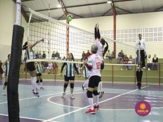
<a style='margin-left: 5px;' class='btn btn-xs btn-social btn-facebook' href='https://www.facebook.com/sharer/sharer.php?u=https://www.boladovale.com.br/imgs/800-800-90/conteudo/fotos/1624/img2941.jpg' rel='popup' data-width='500' data-height='400'><i class='fa fa-facebook'></i>Compartilhar <span class='hidden-xs'>no Facebook</span>
</a> 
<a class='btn btn-default btn-xs' target='_blank' href='imgs/800-800-90/conteudo/fotos/1624/img2941.jpg'>
<span class='glyphicon glyphicon-cloud-download'></span> Salvar
</a> 
<span></span>