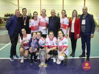 
<a style='margin-left: 5px;' class='btn btn-xs btn-social btn-facebook' href='https://www.facebook.com/sharer/sharer.php?u=https://www.boladovale.com.br/imgs/800-800-90/conteudo/fotos/1624/img3021.jpg' rel='popup' data-width='500' data-height='400'><i class='fa fa-facebook'></i>Compartilhar <span class='hidden-xs'>no Facebook</span>
</a> 
<a class='btn btn-default btn-xs' target='_blank' href='imgs/800-800-90/conteudo/fotos/1624/img3021.jpg'>
<span class='glyphicon glyphicon-cloud-download'></span> Salvar
</a> 
<span></span>