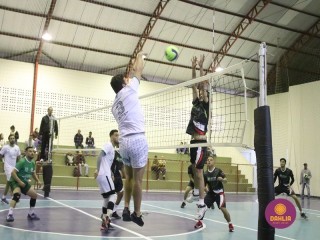 
<a style='margin-left: 5px;' class='btn btn-xs btn-social btn-facebook' href='https://www.facebook.com/sharer/sharer.php?u=https://www.boladovale.com.br/imgs/800-800-90/conteudo/fotos/1625/img3066.jpg' rel='popup' data-width='500' data-height='400'><i class='fa fa-facebook'></i>Compartilhar <span class='hidden-xs'>no Facebook</span>
</a> 
<a class='btn btn-default btn-xs' target='_blank' href='imgs/800-800-90/conteudo/fotos/1625/img3066.jpg'>
<span class='glyphicon glyphicon-cloud-download'></span> Salvar
</a> 
<span></span>