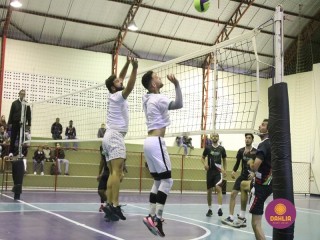 
<a style='margin-left: 5px;' class='btn btn-xs btn-social btn-facebook' href='https://www.facebook.com/sharer/sharer.php?u=https://www.boladovale.com.br/imgs/800-800-90/conteudo/fotos/1625/img3068.jpg' rel='popup' data-width='500' data-height='400'><i class='fa fa-facebook'></i>Compartilhar <span class='hidden-xs'>no Facebook</span>
</a> 
<a class='btn btn-default btn-xs' target='_blank' href='imgs/800-800-90/conteudo/fotos/1625/img3068.jpg'>
<span class='glyphicon glyphicon-cloud-download'></span> Salvar
</a> 
<span></span>
