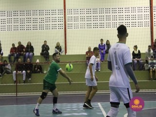 
<a style='margin-left: 5px;' class='btn btn-xs btn-social btn-facebook' href='https://www.facebook.com/sharer/sharer.php?u=https://www.boladovale.com.br/imgs/800-800-90/conteudo/fotos/1625/img3072.jpg' rel='popup' data-width='500' data-height='400'><i class='fa fa-facebook'></i>Compartilhar <span class='hidden-xs'>no Facebook</span>
</a> 
<a class='btn btn-default btn-xs' target='_blank' href='imgs/800-800-90/conteudo/fotos/1625/img3072.jpg'>
<span class='glyphicon glyphicon-cloud-download'></span> Salvar
</a> 
<span></span>