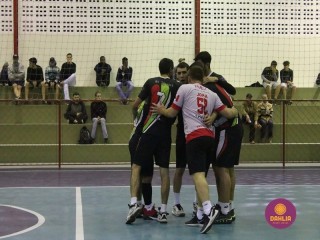 
<a style='margin-left: 5px;' class='btn btn-xs btn-social btn-facebook' href='https://www.facebook.com/sharer/sharer.php?u=https://www.boladovale.com.br/imgs/800-800-90/conteudo/fotos/1625/img3077.jpg' rel='popup' data-width='500' data-height='400'><i class='fa fa-facebook'></i>Compartilhar <span class='hidden-xs'>no Facebook</span>
</a> 
<a class='btn btn-default btn-xs' target='_blank' href='imgs/800-800-90/conteudo/fotos/1625/img3077.jpg'>
<span class='glyphicon glyphicon-cloud-download'></span> Salvar
</a> 
<span></span>