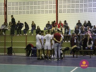 
<a style='margin-left: 5px;' class='btn btn-xs btn-social btn-facebook' href='https://www.facebook.com/sharer/sharer.php?u=https://www.boladovale.com.br/imgs/800-800-90/conteudo/fotos/1625/img3081.jpg' rel='popup' data-width='500' data-height='400'><i class='fa fa-facebook'></i>Compartilhar <span class='hidden-xs'>no Facebook</span>
</a> 
<a class='btn btn-default btn-xs' target='_blank' href='imgs/800-800-90/conteudo/fotos/1625/img3081.jpg'>
<span class='glyphicon glyphicon-cloud-download'></span> Salvar
</a> 
<span></span>