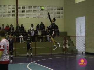 
<a style='margin-left: 5px;' class='btn btn-xs btn-social btn-facebook' href='https://www.facebook.com/sharer/sharer.php?u=https://www.boladovale.com.br/imgs/800-800-90/conteudo/fotos/1625/img3113.jpg' rel='popup' data-width='500' data-height='400'><i class='fa fa-facebook'></i>Compartilhar <span class='hidden-xs'>no Facebook</span>
</a> 
<a class='btn btn-default btn-xs' target='_blank' href='imgs/800-800-90/conteudo/fotos/1625/img3113.jpg'>
<span class='glyphicon glyphicon-cloud-download'></span> Salvar
</a> 
<span></span>