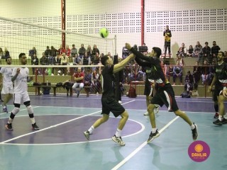 
<a style='margin-left: 5px;' class='btn btn-xs btn-social btn-facebook' href='https://www.facebook.com/sharer/sharer.php?u=https://www.boladovale.com.br/imgs/800-800-90/conteudo/fotos/1625/img3115.jpg' rel='popup' data-width='500' data-height='400'><i class='fa fa-facebook'></i>Compartilhar <span class='hidden-xs'>no Facebook</span>
</a> 
<a class='btn btn-default btn-xs' target='_blank' href='imgs/800-800-90/conteudo/fotos/1625/img3115.jpg'>
<span class='glyphicon glyphicon-cloud-download'></span> Salvar
</a> 
<span></span>