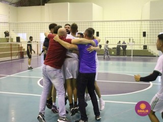 
<a style='margin-left: 5px;' class='btn btn-xs btn-social btn-facebook' href='https://www.facebook.com/sharer/sharer.php?u=https://www.boladovale.com.br/imgs/800-800-90/conteudo/fotos/1625/img3204.jpg' rel='popup' data-width='500' data-height='400'><i class='fa fa-facebook'></i>Compartilhar <span class='hidden-xs'>no Facebook</span>
</a> 
<a class='btn btn-default btn-xs' target='_blank' href='imgs/800-800-90/conteudo/fotos/1625/img3204.jpg'>
<span class='glyphicon glyphicon-cloud-download'></span> Salvar
</a> 
<span></span>