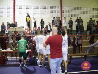 
<a style='margin-left: 5px;' class='btn btn-xs btn-social btn-facebook' href='https://www.facebook.com/sharer/sharer.php?u=https://www.boladovale.com.br/imgs/800-800-90/conteudo/fotos/1625/img3229.jpg' rel='popup' data-width='500' data-height='400'><i class='fa fa-facebook'></i>Compartilhar <span class='hidden-xs'>no Facebook</span>
</a> 
<a class='btn btn-default btn-xs' target='_blank' href='imgs/800-800-90/conteudo/fotos/1625/img3229.jpg'>
<span class='glyphicon glyphicon-cloud-download'></span> Salvar
</a> 
<span></span>