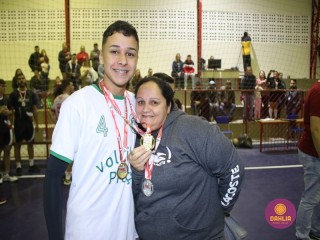 
<a style='margin-left: 5px;' class='btn btn-xs btn-social btn-facebook' href='https://www.facebook.com/sharer/sharer.php?u=https://www.boladovale.com.br/imgs/800-800-90/conteudo/fotos/1625/img3273.jpg' rel='popup' data-width='500' data-height='400'><i class='fa fa-facebook'></i>Compartilhar <span class='hidden-xs'>no Facebook</span>
</a> 
<a class='btn btn-default btn-xs' target='_blank' href='imgs/800-800-90/conteudo/fotos/1625/img3273.jpg'>
<span class='glyphicon glyphicon-cloud-download'></span> Salvar
</a> 
<span></span>