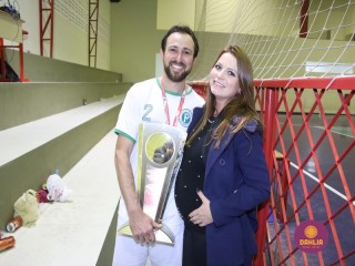 
<a style='margin-left: 5px;' class='btn btn-xs btn-social btn-facebook' href='https://www.facebook.com/sharer/sharer.php?u=https://www.boladovale.com.br/imgs/800-800-90/conteudo/fotos/1625/img3319.jpg' rel='popup' data-width='500' data-height='400'><i class='fa fa-facebook'></i>Compartilhar <span class='hidden-xs'>no Facebook</span>
</a> 
<a class='btn btn-default btn-xs' target='_blank' href='imgs/800-800-90/conteudo/fotos/1625/img3319.jpg'>
<span class='glyphicon glyphicon-cloud-download'></span> Salvar
</a> 
<span></span>