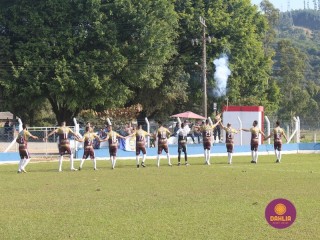 
<a style='margin-left: 5px;' class='btn btn-xs btn-social btn-facebook' href='https://www.facebook.com/sharer/sharer.php?u=https://www.boladovale.com.br/imgs/800-800-90/conteudo/fotos/1627/img1861.jpg' rel='popup' data-width='500' data-height='400'><i class='fa fa-facebook'></i>Compartilhar <span class='hidden-xs'>no Facebook</span>
</a> 
<a class='btn btn-default btn-xs' target='_blank' href='imgs/800-800-90/conteudo/fotos/1627/img1861.jpg'>
<span class='glyphicon glyphicon-cloud-download'></span> Salvar
</a> 
<span></span>