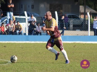 
<a style='margin-left: 5px;' class='btn btn-xs btn-social btn-facebook' href='https://www.facebook.com/sharer/sharer.php?u=https://www.boladovale.com.br/imgs/800-800-90/conteudo/fotos/1627/img1986.jpg' rel='popup' data-width='500' data-height='400'><i class='fa fa-facebook'></i>Compartilhar <span class='hidden-xs'>no Facebook</span>
</a> 
<a class='btn btn-default btn-xs' target='_blank' href='imgs/800-800-90/conteudo/fotos/1627/img1986.jpg'>
<span class='glyphicon glyphicon-cloud-download'></span> Salvar
</a> 
<span></span>