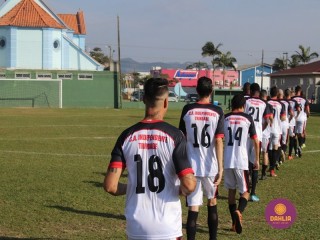 
<a style='margin-left: 5px;' class='btn btn-xs btn-social btn-facebook' href='https://www.facebook.com/sharer/sharer.php?u=https://www.boladovale.com.br/imgs/800-800-90/conteudo/fotos/1628/img3332.jpg' rel='popup' data-width='500' data-height='400'><i class='fa fa-facebook'></i>Compartilhar <span class='hidden-xs'>no Facebook</span>
</a> 
<a class='btn btn-default btn-xs' target='_blank' href='imgs/800-800-90/conteudo/fotos/1628/img3332.jpg'>
<span class='glyphicon glyphicon-cloud-download'></span> Salvar
</a> 
<span></span>