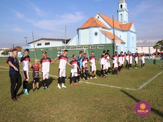 
<a style='margin-left: 5px;' class='btn btn-xs btn-social btn-facebook' href='https://www.facebook.com/sharer/sharer.php?u=https://www.boladovale.com.br/imgs/800-800-90/conteudo/fotos/1628/img3338.jpg' rel='popup' data-width='500' data-height='400'><i class='fa fa-facebook'></i>Compartilhar <span class='hidden-xs'>no Facebook</span>
</a> 
<a class='btn btn-default btn-xs' target='_blank' href='imgs/800-800-90/conteudo/fotos/1628/img3338.jpg'>
<span class='glyphicon glyphicon-cloud-download'></span> Salvar
</a> 
<span></span>