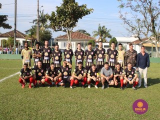 
<a style='margin-left: 5px;' class='btn btn-xs btn-social btn-facebook' href='https://www.facebook.com/sharer/sharer.php?u=https://www.boladovale.com.br/imgs/800-800-90/conteudo/fotos/1628/img3345.jpg' rel='popup' data-width='500' data-height='400'><i class='fa fa-facebook'></i>Compartilhar <span class='hidden-xs'>no Facebook</span>
</a> 
<a class='btn btn-default btn-xs' target='_blank' href='imgs/800-800-90/conteudo/fotos/1628/img3345.jpg'>
<span class='glyphicon glyphicon-cloud-download'></span> Salvar
</a> 
<span></span>