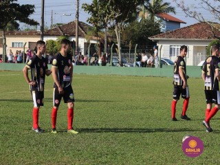 
<a style='margin-left: 5px;' class='btn btn-xs btn-social btn-facebook' href='https://www.facebook.com/sharer/sharer.php?u=https://www.boladovale.com.br/imgs/800-800-90/conteudo/fotos/1628/img3358.jpg' rel='popup' data-width='500' data-height='400'><i class='fa fa-facebook'></i>Compartilhar <span class='hidden-xs'>no Facebook</span>
</a> 
<a class='btn btn-default btn-xs' target='_blank' href='imgs/800-800-90/conteudo/fotos/1628/img3358.jpg'>
<span class='glyphicon glyphicon-cloud-download'></span> Salvar
</a> 
<span></span>