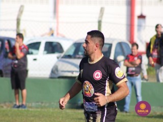 
<a style='margin-left: 5px;' class='btn btn-xs btn-social btn-facebook' href='https://www.facebook.com/sharer/sharer.php?u=https://www.boladovale.com.br/imgs/800-800-90/conteudo/fotos/1628/img3391.jpg' rel='popup' data-width='500' data-height='400'><i class='fa fa-facebook'></i>Compartilhar <span class='hidden-xs'>no Facebook</span>
</a> 
<a class='btn btn-default btn-xs' target='_blank' href='imgs/800-800-90/conteudo/fotos/1628/img3391.jpg'>
<span class='glyphicon glyphicon-cloud-download'></span> Salvar
</a> 
<span></span>