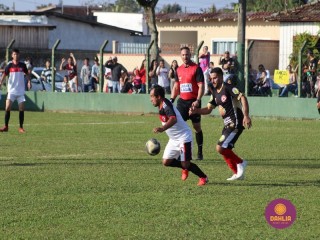 
<a style='margin-left: 5px;' class='btn btn-xs btn-social btn-facebook' href='https://www.facebook.com/sharer/sharer.php?u=https://www.boladovale.com.br/imgs/800-800-90/conteudo/fotos/1628/img3414.jpg' rel='popup' data-width='500' data-height='400'><i class='fa fa-facebook'></i>Compartilhar <span class='hidden-xs'>no Facebook</span>
</a> 
<a class='btn btn-default btn-xs' target='_blank' href='imgs/800-800-90/conteudo/fotos/1628/img3414.jpg'>
<span class='glyphicon glyphicon-cloud-download'></span> Salvar
</a> 
<span></span>