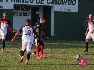 
<a style='margin-left: 5px;' class='btn btn-xs btn-social btn-facebook' href='https://www.facebook.com/sharer/sharer.php?u=https://www.boladovale.com.br/imgs/800-800-90/conteudo/fotos/1628/img3476.jpg' rel='popup' data-width='500' data-height='400'><i class='fa fa-facebook'></i>Compartilhar <span class='hidden-xs'>no Facebook</span>
</a> 
<a class='btn btn-default btn-xs' target='_blank' href='imgs/800-800-90/conteudo/fotos/1628/img3476.jpg'>
<span class='glyphicon glyphicon-cloud-download'></span> Salvar
</a> 
<span></span>