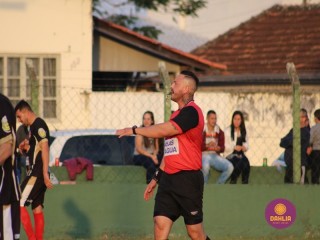 
<a style='margin-left: 5px;' class='btn btn-xs btn-social btn-facebook' href='https://www.facebook.com/sharer/sharer.php?u=https://www.boladovale.com.br/imgs/800-800-90/conteudo/fotos/1628/img3510.jpg' rel='popup' data-width='500' data-height='400'><i class='fa fa-facebook'></i>Compartilhar <span class='hidden-xs'>no Facebook</span>
</a> 
<a class='btn btn-default btn-xs' target='_blank' href='imgs/800-800-90/conteudo/fotos/1628/img3510.jpg'>
<span class='glyphicon glyphicon-cloud-download'></span> Salvar
</a> 
<span></span>