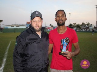 
<a style='margin-left: 5px;' class='btn btn-xs btn-social btn-facebook' href='https://www.facebook.com/sharer/sharer.php?u=https://www.boladovale.com.br/imgs/800-800-90/conteudo/fotos/1628/img3525.jpg' rel='popup' data-width='500' data-height='400'><i class='fa fa-facebook'></i>Compartilhar <span class='hidden-xs'>no Facebook</span>
</a> 
<a class='btn btn-default btn-xs' target='_blank' href='imgs/800-800-90/conteudo/fotos/1628/img3525.jpg'>
<span class='glyphicon glyphicon-cloud-download'></span> Salvar
</a> 
<span></span>