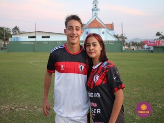 
<a style='margin-left: 5px;' class='btn btn-xs btn-social btn-facebook' href='https://www.facebook.com/sharer/sharer.php?u=https://www.boladovale.com.br/imgs/800-800-90/conteudo/fotos/1628/img3534.jpg' rel='popup' data-width='500' data-height='400'><i class='fa fa-facebook'></i>Compartilhar <span class='hidden-xs'>no Facebook</span>
</a> 
<a class='btn btn-default btn-xs' target='_blank' href='imgs/800-800-90/conteudo/fotos/1628/img3534.jpg'>
<span class='glyphicon glyphicon-cloud-download'></span> Salvar
</a> 
<span></span>