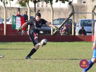 
<a style='margin-left: 5px;' class='btn btn-xs btn-social btn-facebook' href='https://www.facebook.com/sharer/sharer.php?u=https://www.boladovale.com.br/imgs/800-800-90/conteudo/fotos/1629/img4032.jpg' rel='popup' data-width='500' data-height='400'><i class='fa fa-facebook'></i>Compartilhar <span class='hidden-xs'>no Facebook</span>
</a> 
<a class='btn btn-default btn-xs' target='_blank' href='imgs/800-800-90/conteudo/fotos/1629/img4032.jpg'>
<span class='glyphicon glyphicon-cloud-download'></span> Salvar
</a> 
<span></span>