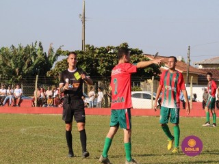 
<a style='margin-left: 5px;' class='btn btn-xs btn-social btn-facebook' href='https://www.facebook.com/sharer/sharer.php?u=https://www.boladovale.com.br/imgs/800-800-90/conteudo/fotos/1629/img4036.jpg' rel='popup' data-width='500' data-height='400'><i class='fa fa-facebook'></i>Compartilhar <span class='hidden-xs'>no Facebook</span>
</a> 
<a class='btn btn-default btn-xs' target='_blank' href='imgs/800-800-90/conteudo/fotos/1629/img4036.jpg'>
<span class='glyphicon glyphicon-cloud-download'></span> Salvar
</a> 
<span></span>