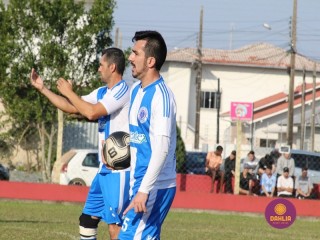 
<a style='margin-left: 5px;' class='btn btn-xs btn-social btn-facebook' href='https://www.facebook.com/sharer/sharer.php?u=https://www.boladovale.com.br/imgs/800-800-90/conteudo/fotos/1629/img4038.jpg' rel='popup' data-width='500' data-height='400'><i class='fa fa-facebook'></i>Compartilhar <span class='hidden-xs'>no Facebook</span>
</a> 
<a class='btn btn-default btn-xs' target='_blank' href='imgs/800-800-90/conteudo/fotos/1629/img4038.jpg'>
<span class='glyphicon glyphicon-cloud-download'></span> Salvar
</a> 
<span></span>