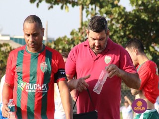 
<a style='margin-left: 5px;' class='btn btn-xs btn-social btn-facebook' href='https://www.facebook.com/sharer/sharer.php?u=https://www.boladovale.com.br/imgs/800-800-90/conteudo/fotos/1629/img4054.jpg' rel='popup' data-width='500' data-height='400'><i class='fa fa-facebook'></i>Compartilhar <span class='hidden-xs'>no Facebook</span>
</a> 
<a class='btn btn-default btn-xs' target='_blank' href='imgs/800-800-90/conteudo/fotos/1629/img4054.jpg'>
<span class='glyphicon glyphicon-cloud-download'></span> Salvar
</a> 
<span></span>