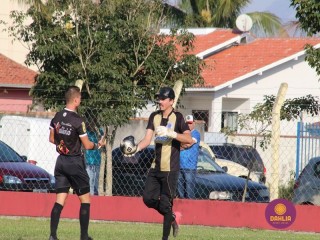 
<a style='margin-left: 5px;' class='btn btn-xs btn-social btn-facebook' href='https://www.facebook.com/sharer/sharer.php?u=https://www.boladovale.com.br/imgs/800-800-90/conteudo/fotos/1629/img4058.jpg' rel='popup' data-width='500' data-height='400'><i class='fa fa-facebook'></i>Compartilhar <span class='hidden-xs'>no Facebook</span>
</a> 
<a class='btn btn-default btn-xs' target='_blank' href='imgs/800-800-90/conteudo/fotos/1629/img4058.jpg'>
<span class='glyphicon glyphicon-cloud-download'></span> Salvar
</a> 
<span></span>