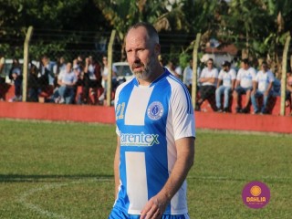 
<a style='margin-left: 5px;' class='btn btn-xs btn-social btn-facebook' href='https://www.facebook.com/sharer/sharer.php?u=https://www.boladovale.com.br/imgs/800-800-90/conteudo/fotos/1629/img4081.jpg' rel='popup' data-width='500' data-height='400'><i class='fa fa-facebook'></i>Compartilhar <span class='hidden-xs'>no Facebook</span>
</a> 
<a class='btn btn-default btn-xs' target='_blank' href='imgs/800-800-90/conteudo/fotos/1629/img4081.jpg'>
<span class='glyphicon glyphicon-cloud-download'></span> Salvar
</a> 
<span></span>