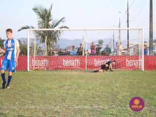 
<a style='margin-left: 5px;' class='btn btn-xs btn-social btn-facebook' href='https://www.facebook.com/sharer/sharer.php?u=https://www.boladovale.com.br/imgs/800-800-90/conteudo/fotos/1629/img4158.jpg' rel='popup' data-width='500' data-height='400'><i class='fa fa-facebook'></i>Compartilhar <span class='hidden-xs'>no Facebook</span>
</a> 
<a class='btn btn-default btn-xs' target='_blank' href='imgs/800-800-90/conteudo/fotos/1629/img4158.jpg'>
<span class='glyphicon glyphicon-cloud-download'></span> Salvar
</a> 
<span></span>