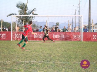 
<a style='margin-left: 5px;' class='btn btn-xs btn-social btn-facebook' href='https://www.facebook.com/sharer/sharer.php?u=https://www.boladovale.com.br/imgs/800-800-90/conteudo/fotos/1629/img4164.jpg' rel='popup' data-width='500' data-height='400'><i class='fa fa-facebook'></i>Compartilhar <span class='hidden-xs'>no Facebook</span>
</a> 
<a class='btn btn-default btn-xs' target='_blank' href='imgs/800-800-90/conteudo/fotos/1629/img4164.jpg'>
<span class='glyphicon glyphicon-cloud-download'></span> Salvar
</a> 
<span></span>