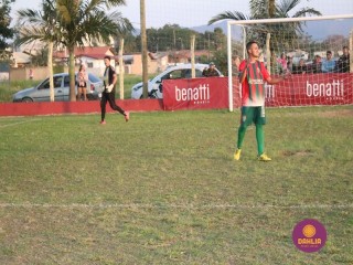 
<a style='margin-left: 5px;' class='btn btn-xs btn-social btn-facebook' href='https://www.facebook.com/sharer/sharer.php?u=https://www.boladovale.com.br/imgs/800-800-90/conteudo/fotos/1629/img4186.jpg' rel='popup' data-width='500' data-height='400'><i class='fa fa-facebook'></i>Compartilhar <span class='hidden-xs'>no Facebook</span>
</a> 
<a class='btn btn-default btn-xs' target='_blank' href='imgs/800-800-90/conteudo/fotos/1629/img4186.jpg'>
<span class='glyphicon glyphicon-cloud-download'></span> Salvar
</a> 
<span></span>